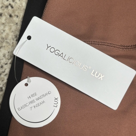 NWT Yogalicious Lux Black/Myristica 2pk Biker Shorts Size Small - Picture 7 of 8